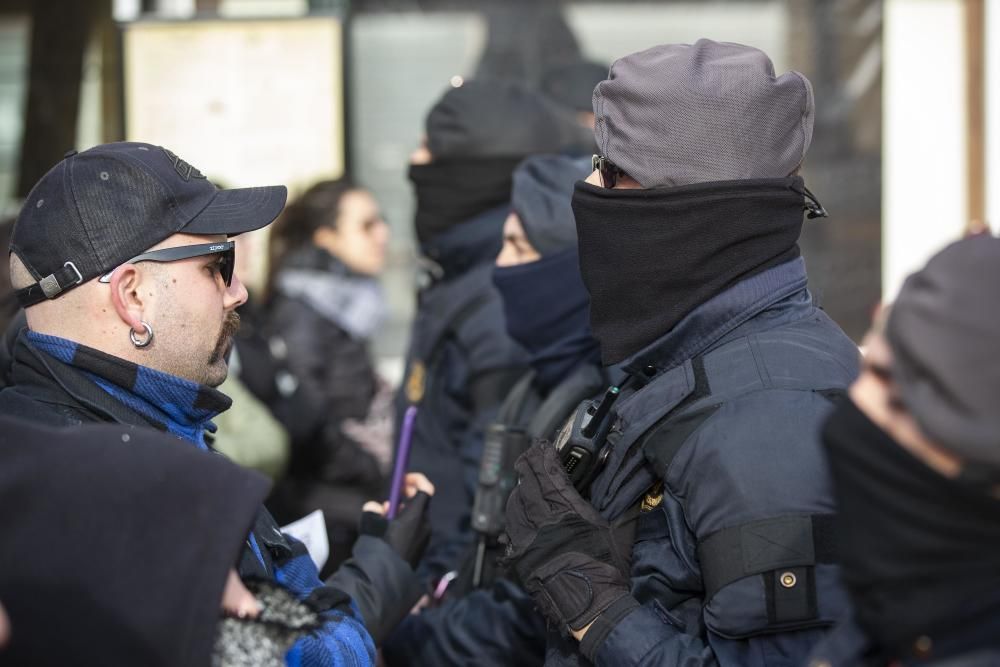 Enfrontament a Blanes entre antifeixistes i simpatitzants de Vox a Blanes