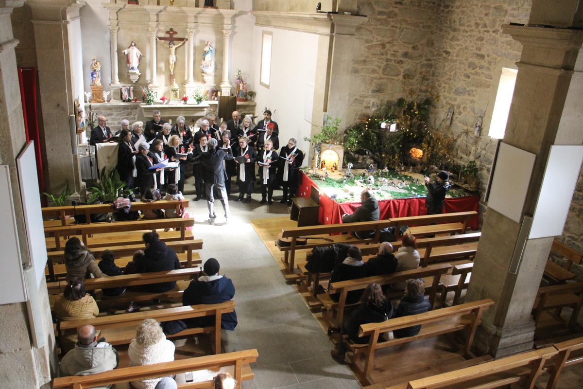 GALERÍA | Concierto de villancicos en Lubián