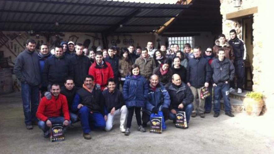 Alumnos del Alfonso IX visitan una quesería en Cuelgamures