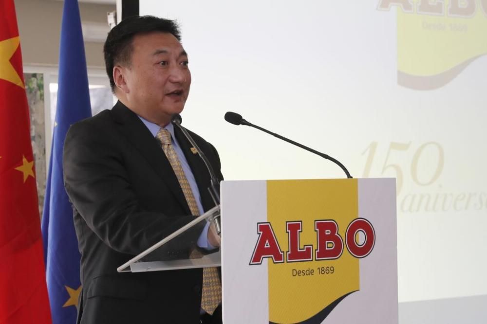 Albo celebra su 150 aniversario ante los dueños chinos, que vaticinan "un largo trayecto" juntos