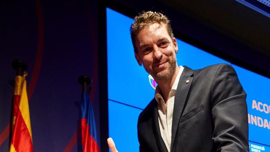 Pau Gasol, en un acto de su fundación y el Fútbol Club Barcelona.