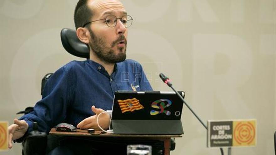 Echenique dice a Aznar y González que &quot;Bruselas está más cerca que Caracas&quot;