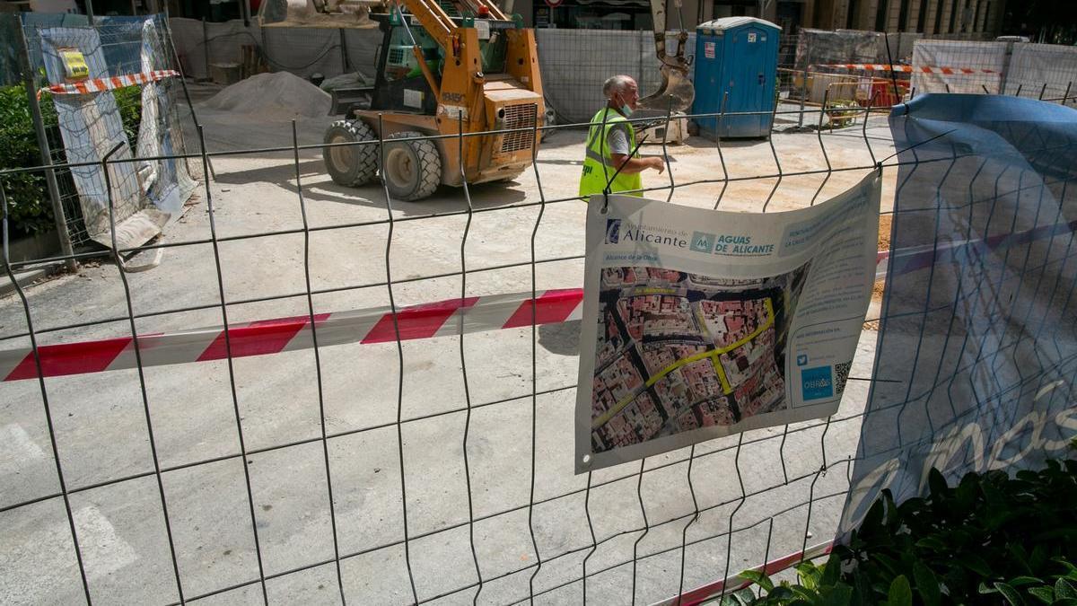 Reyes Católicos cierra al tráfico desde el lunes para renovar un colector de agua