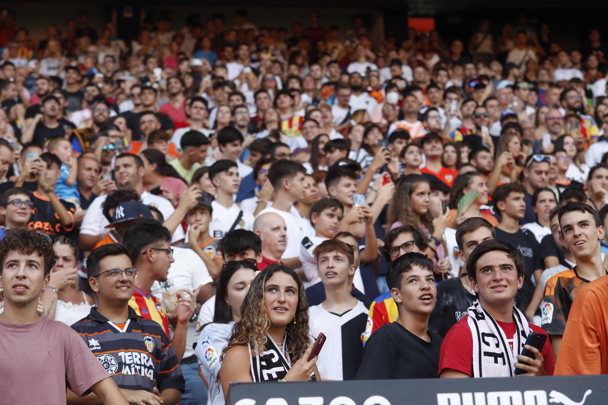 Búscate en la presentación de los fichajes del Valencia CF