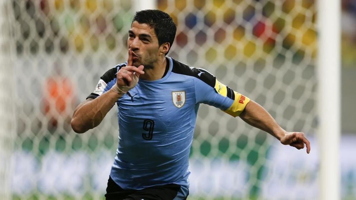 Luis Suárez, al marcar el segundo gol de Uruguay.