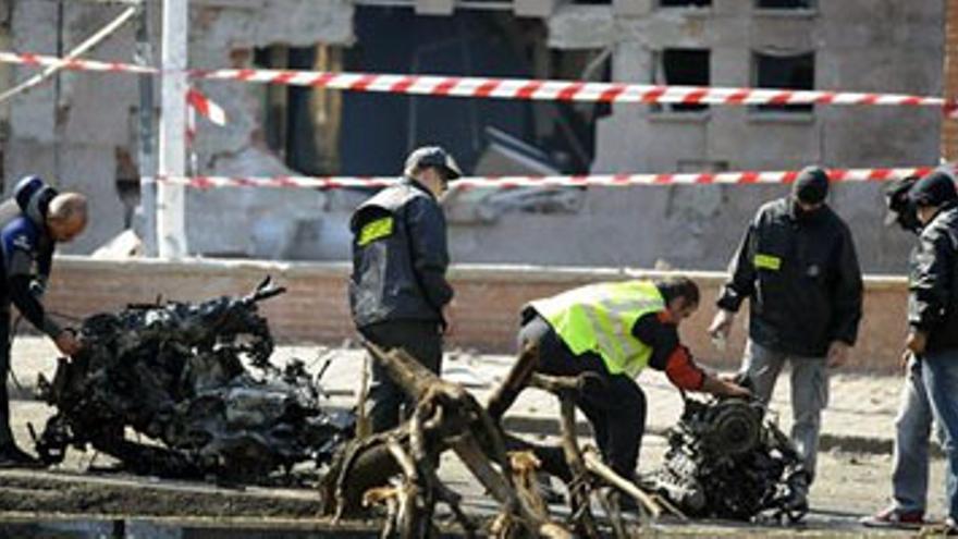 Once heridos en la explosión de un coche-bomba de ETA en Ondarroa