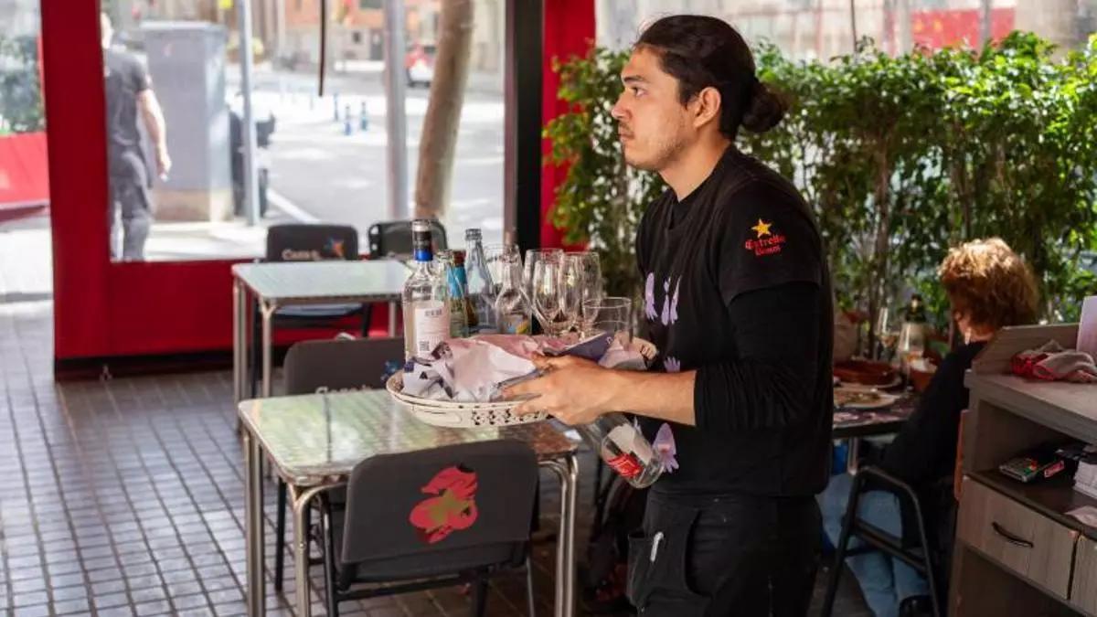 Si trabajas en días festivos, la empresa está obligada a pagarte de más. / Zowy Voeten