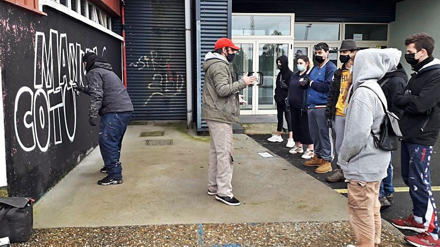 La Estación pintó murales en el Coto Ferreiro y en la guardería.