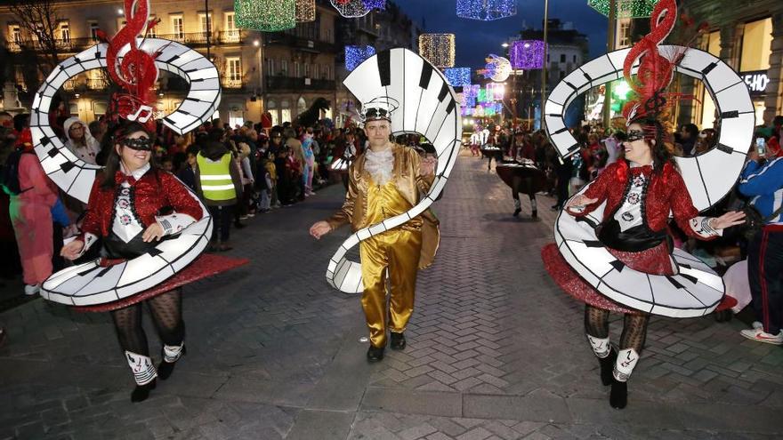 Comparsa de Tomiño en el desfile de 2019. // M.G. Brea