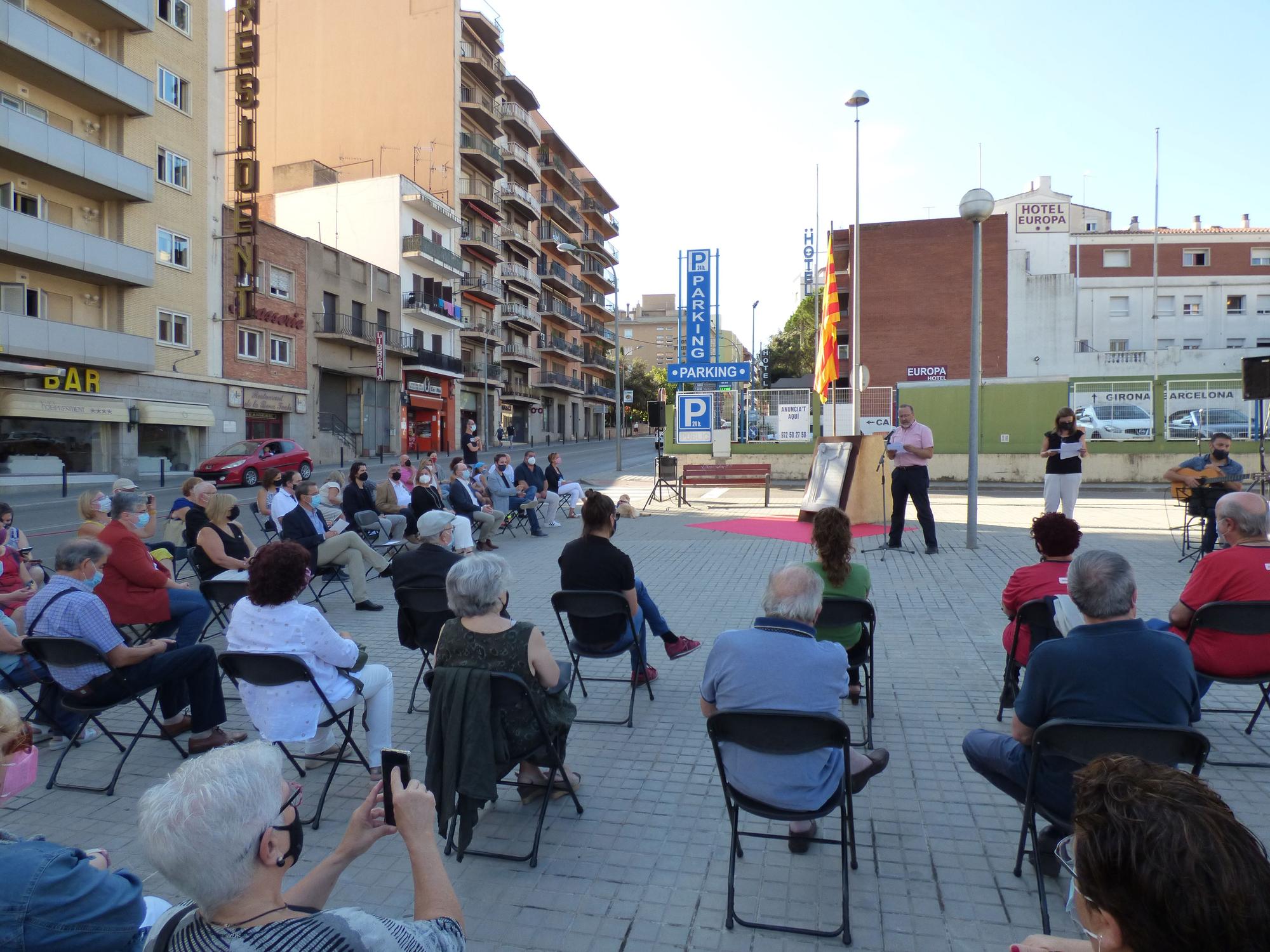 Figueres celebra l'acte institucional de la Diada a la plaça Frederic Marès