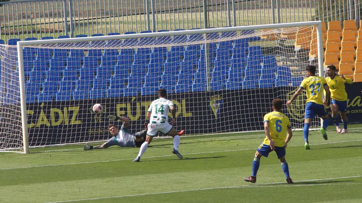 Las imágenes del Cádiz B - Córdoba CF