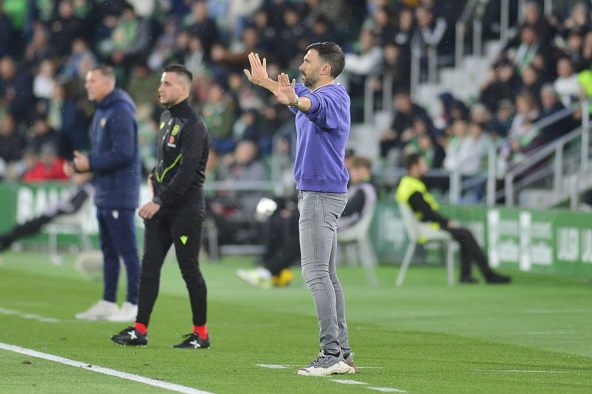El Elche vence y hace disfrutar al Martínez Valero
