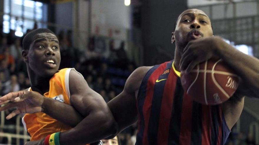 El exjugador del FC Barcelona Lassa, Joey Dorsey (izq.).