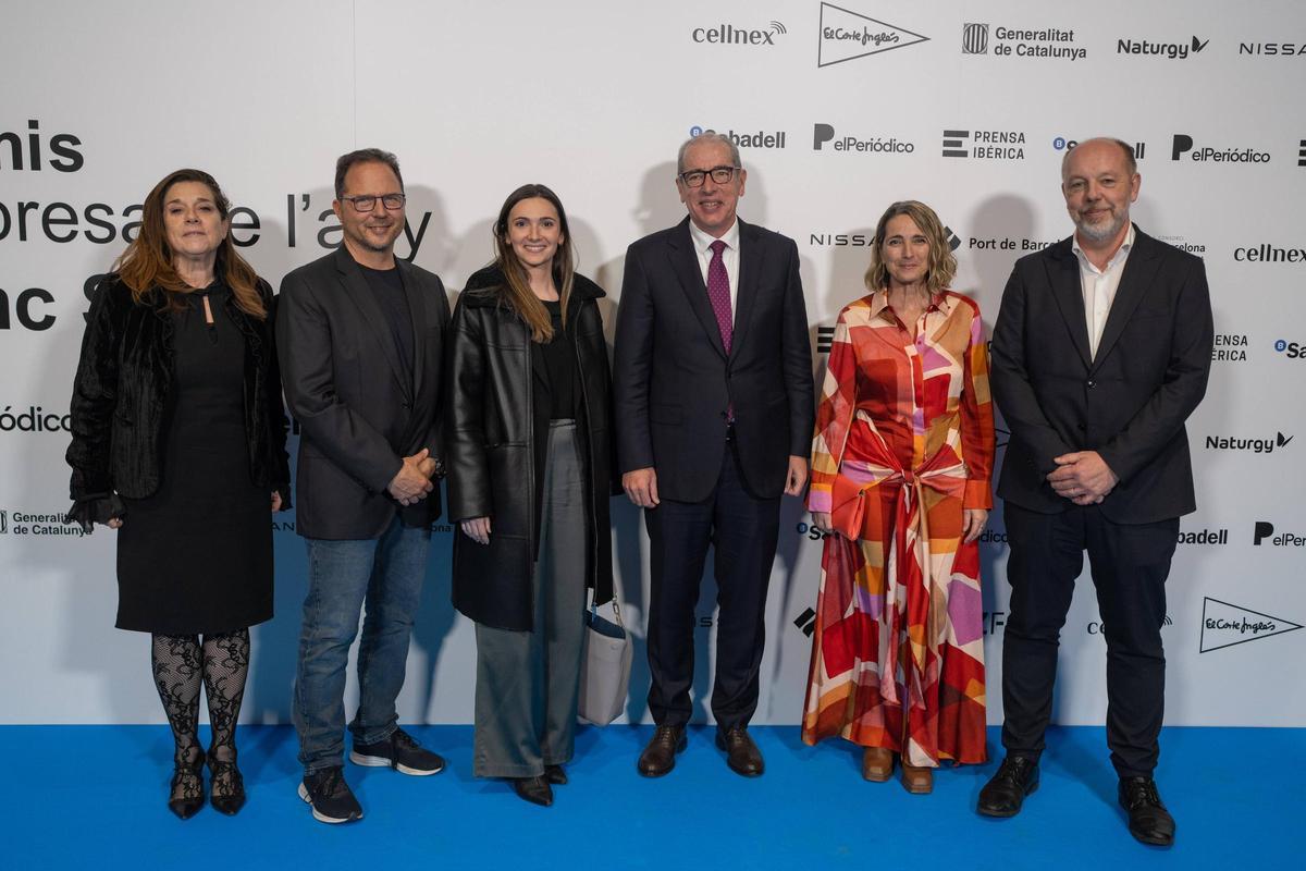 Emma Cobos, innovación y estrategia de negocio de Port de Barcelona, Ignasi Ferrer Pellicer, CEO de Ocean Ecostructures, Ingrid Boqué Sastre, directora de relaciones institucionales de Port de Barcelona, José Alberto Carbonell, President de Port de Barcelona, Nuria Burguera, directora de comunicación de Port de Barcelona, y Xavier Ribó, socio director corporativo en Roman