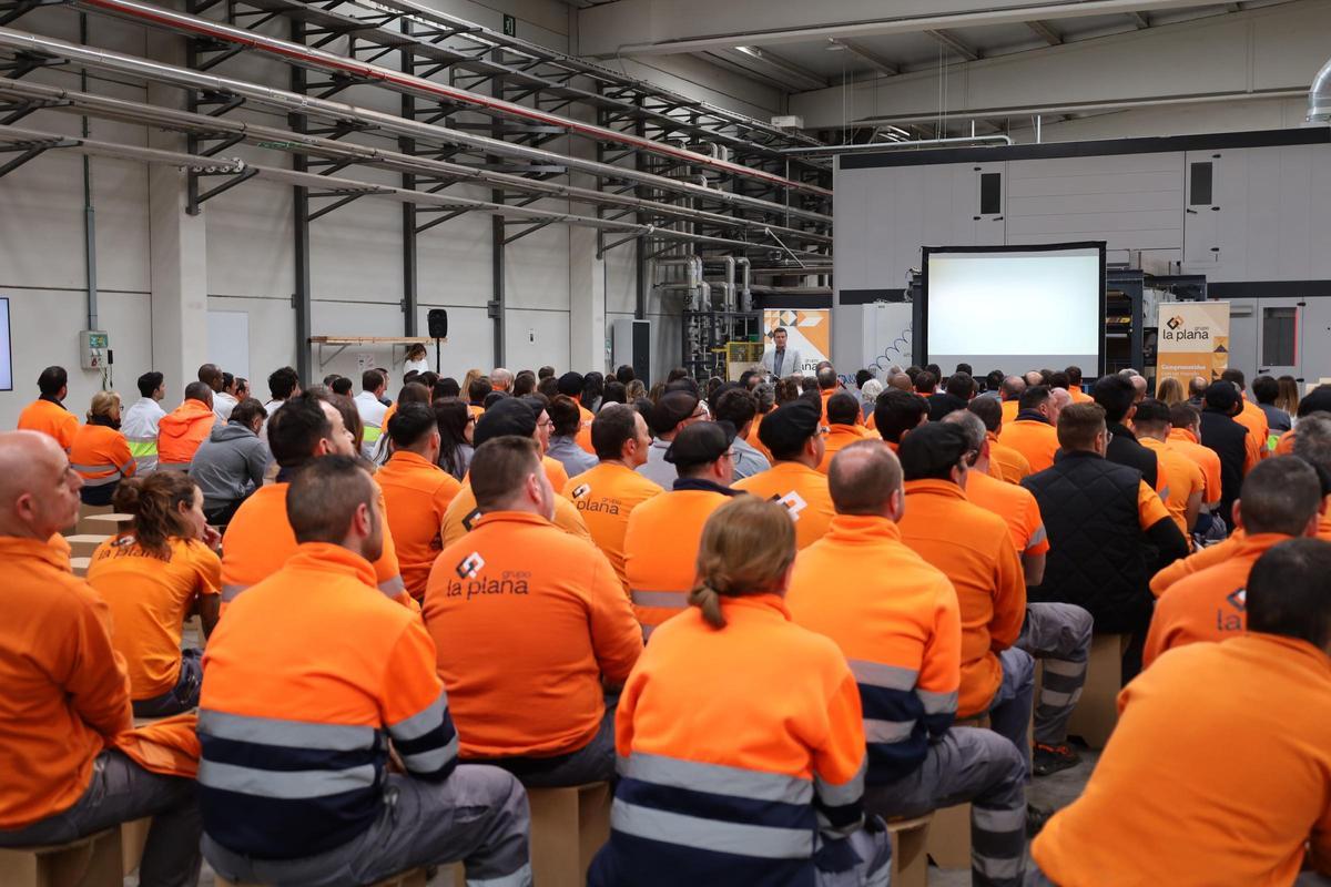 El encuentro contó con una asistencia presencial de más de 200 personas