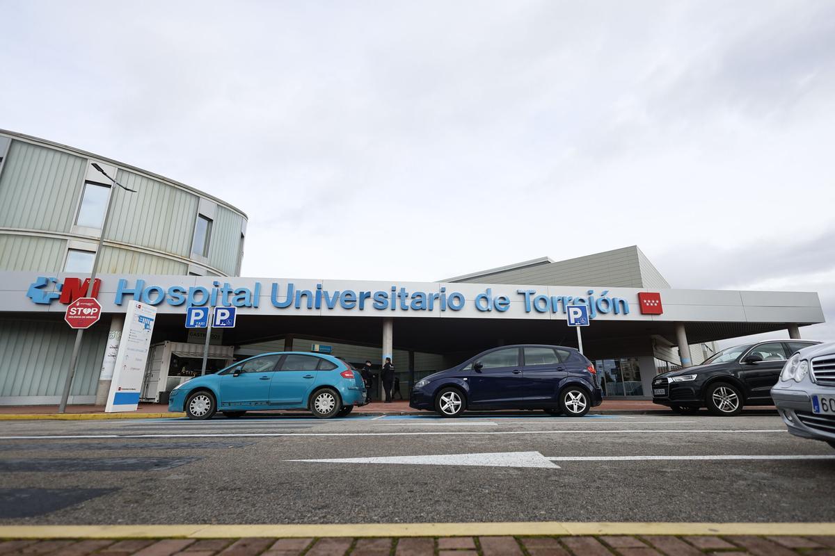 Vista de la entrada del Hospital de Torrejón de Ardoz (Madrid), gestionado por el grupo sanitario Ribera. EFE/ Rodrigo Jiménez