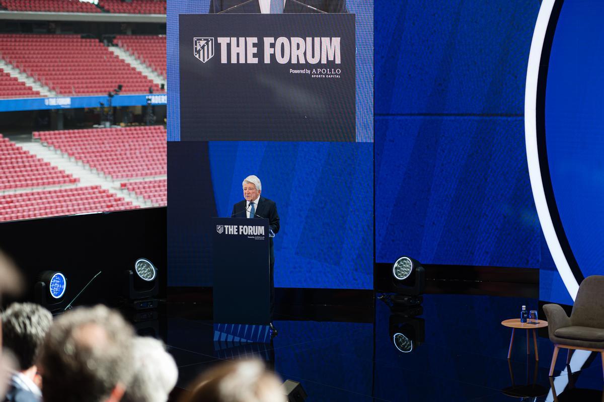 Enrique Cerezo, presidente del Atlético, durante la inauguración de The Forum.