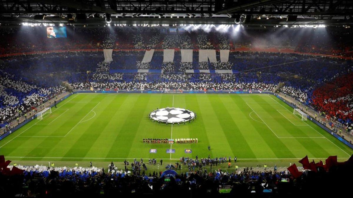 Un millar y medio de culés estuvieron en el estadio del OL