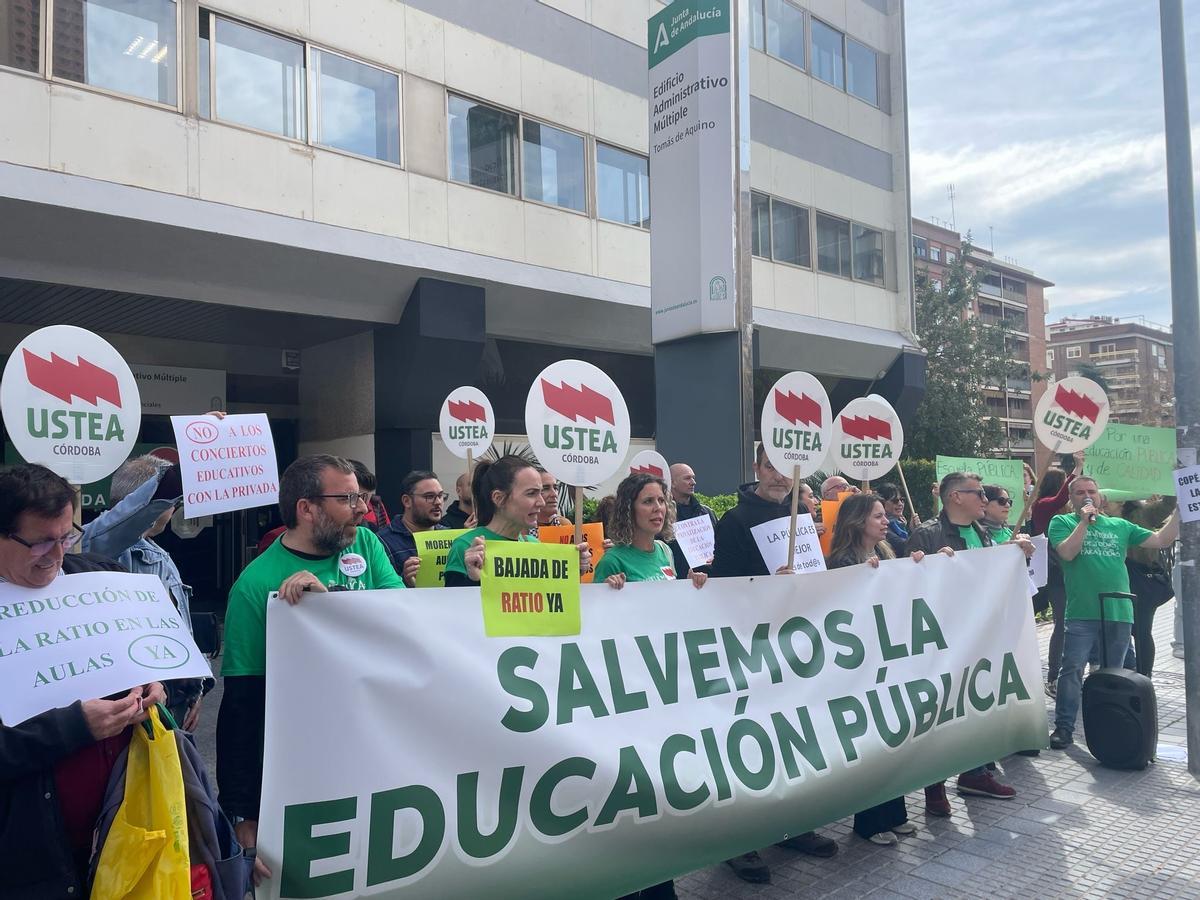 Protesta del sindicato Ustea.