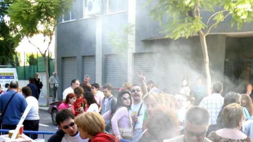 Actividad en una barraca de la ciudad en imagen de archivo