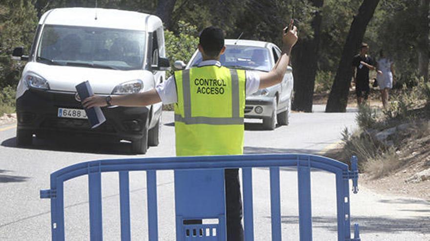 El año pasado se inició el control de acceso a Cala Salada.