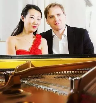 El Dúo Wang, formado por dos grandes virtuosos del piano, actúa en el Festival de Deià