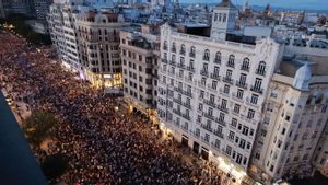 50.000 persones es manifesten contra Mazón per la gestió de la dana 50.000 persones es manifesten contra Mazón per la gestió de la dana