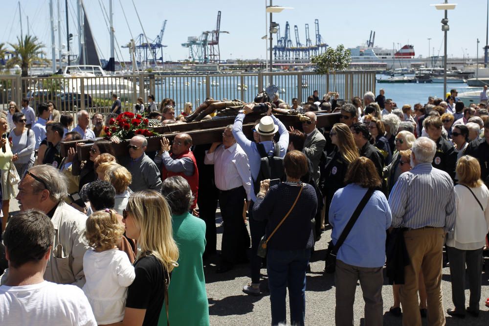 El Cristo del Grao recorre las calles de Poblats Marítims