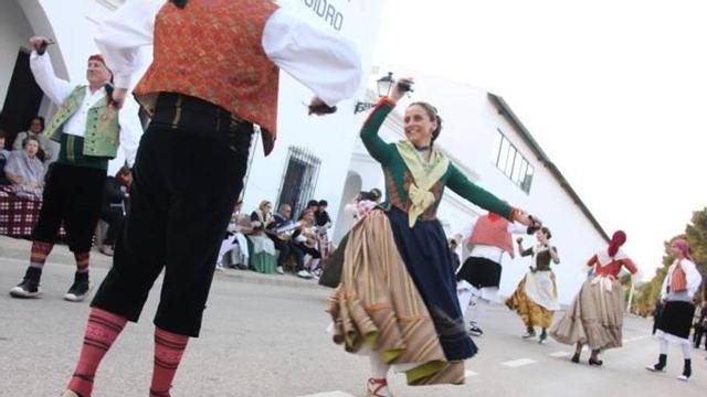 El Grupo de Coros y Danzas ha recuperado la fiesta de fin de cosecha.