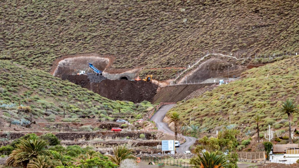 Estado de los túneles que Obras Públicas está abriendo en las proximidades de La Candelaria, en Agaete.