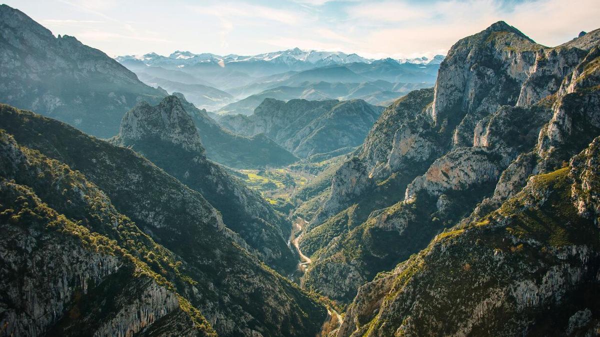 El imponente desfiladero del norte de España que esconde un emblemático balneario