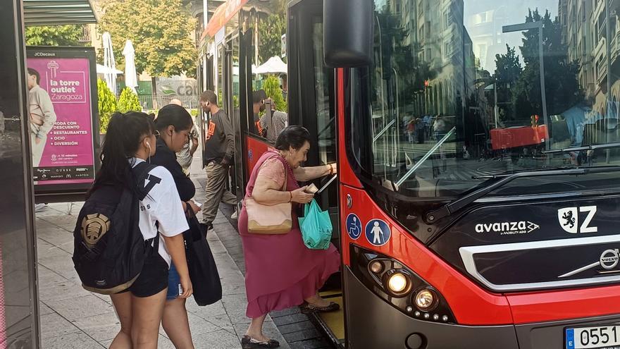 ZeC pide mejorar el acceso a los autobuses Zaragoza para los carritos de bebés