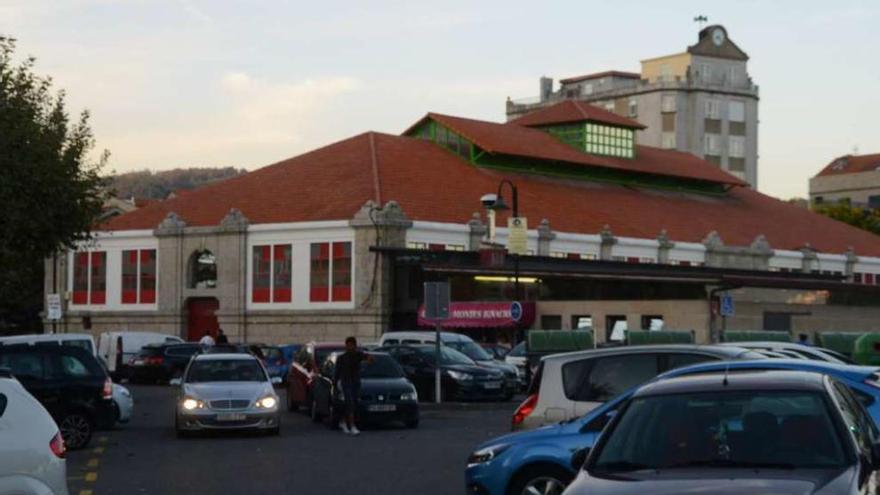 Los coches serán &quot;desterrados&quot; del entorno de la plaza de abastos y la Alameda de Soage. // G. Núñez