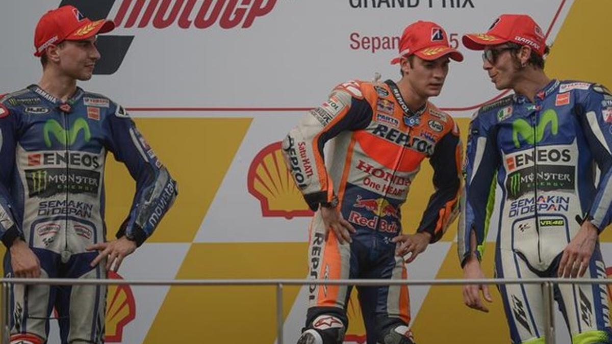 Lorenzo, Pedrosa y Rossi en el podio del GP de Malasia 2015 en Sepang