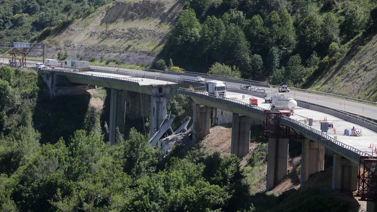 El viaducto de la A-6, tras el desplome.