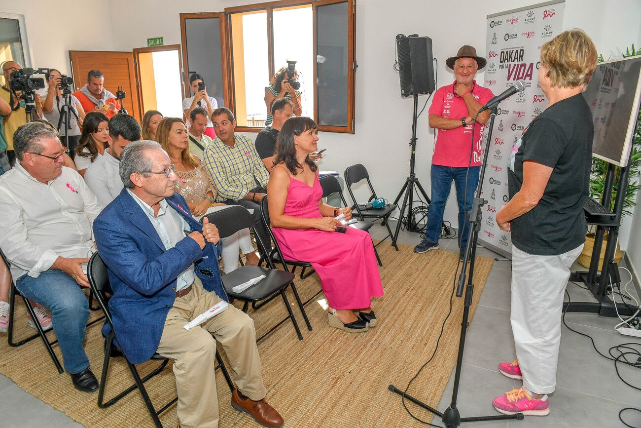 Presentación del 'Elefante Rosa' del 'Dakar por la Vida'