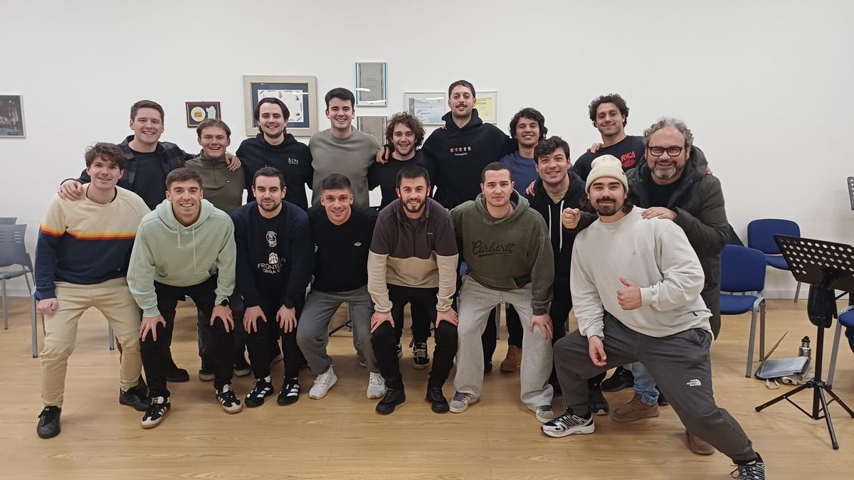 Miembros del coro de La Marina.