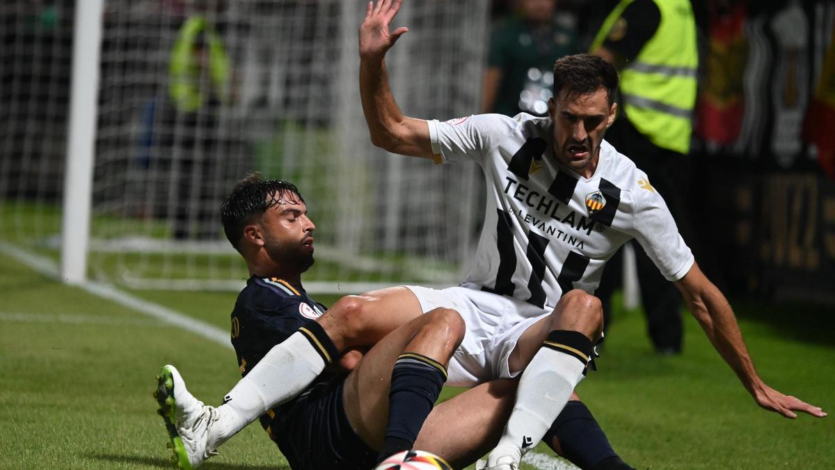 Asencio, actual jugador del Real Madrid, en Castalia.