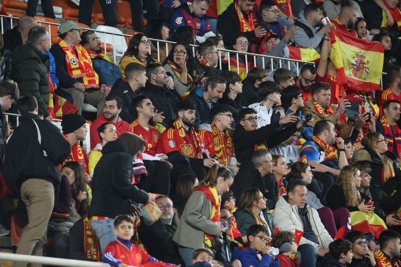 España - Países Bajos: Búscate en la grada de Mestalla