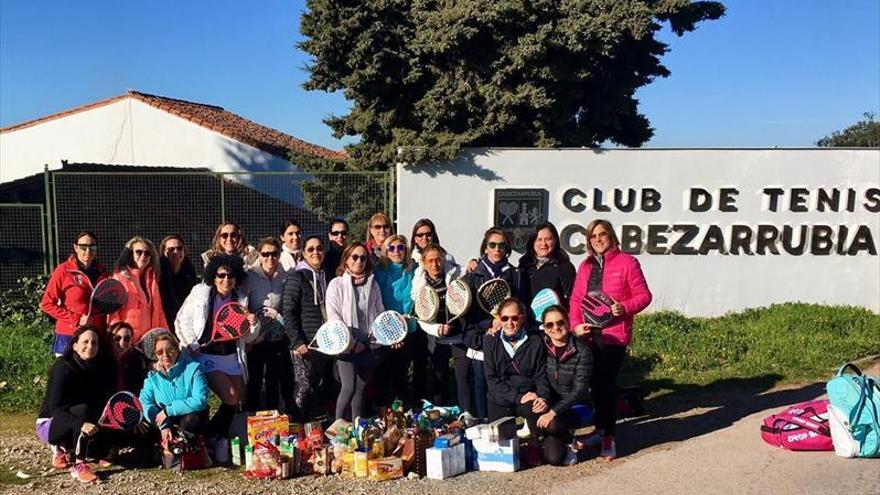 pádel solidario por la cruz blanca