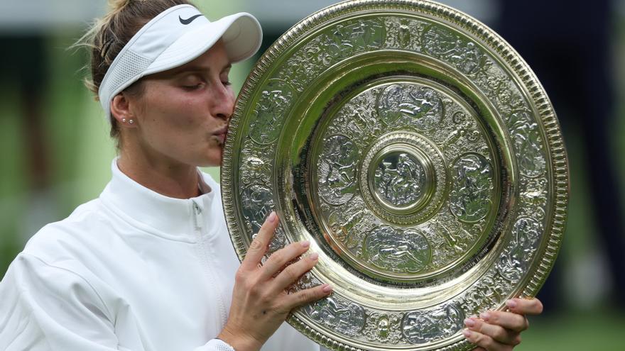 Vondrousova se corona campeona de Wimbledon