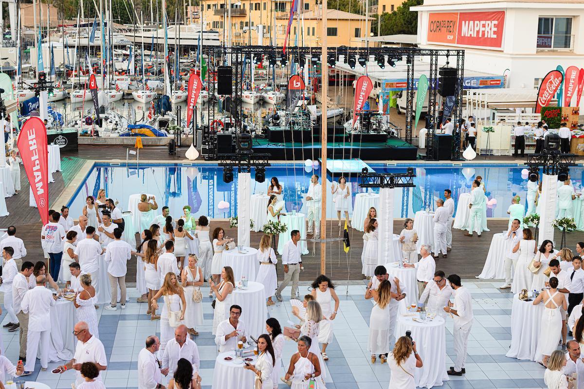 El cóctel de blanco celebrado el pasado verano