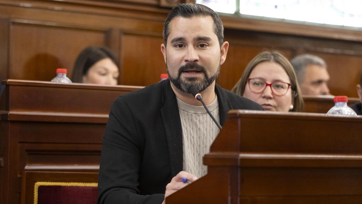 El portavoz en la Diputación del PSPV-PSOE de Castellón, Samuel Falomir, durante un pleno.