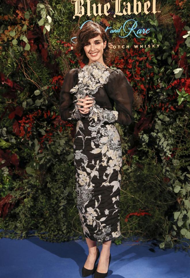 Paz Vega con diseño de Fernando Claro con bordados florales