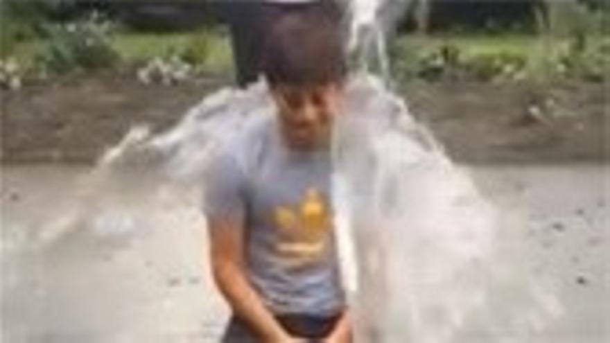 David Silva se une al &#039;Ice Bucket Challenge&#039;