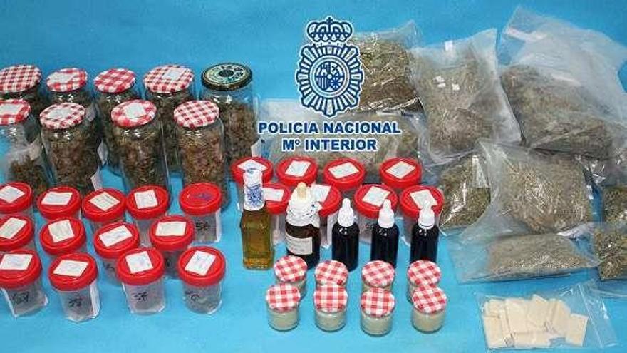 Material incautado en la investigación por la Policía Nacional. // FdV