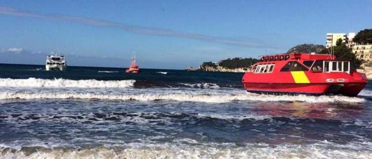 El crucero varado tras soltar amarras el viernes en Andratx.