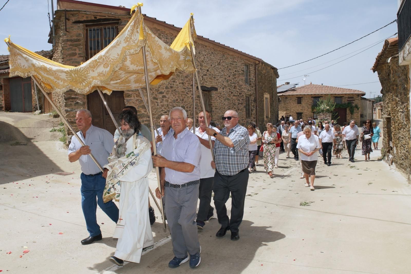 GALERÍA | Corpus en Alcañices y Grisuela, y San Juan en Tábara