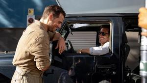 Henry Cavill y Jake Gyllenhaal, en una imagen de En la zona gris