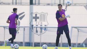Joan Garcia y Wojciech Szczesny, en un entrenamiento